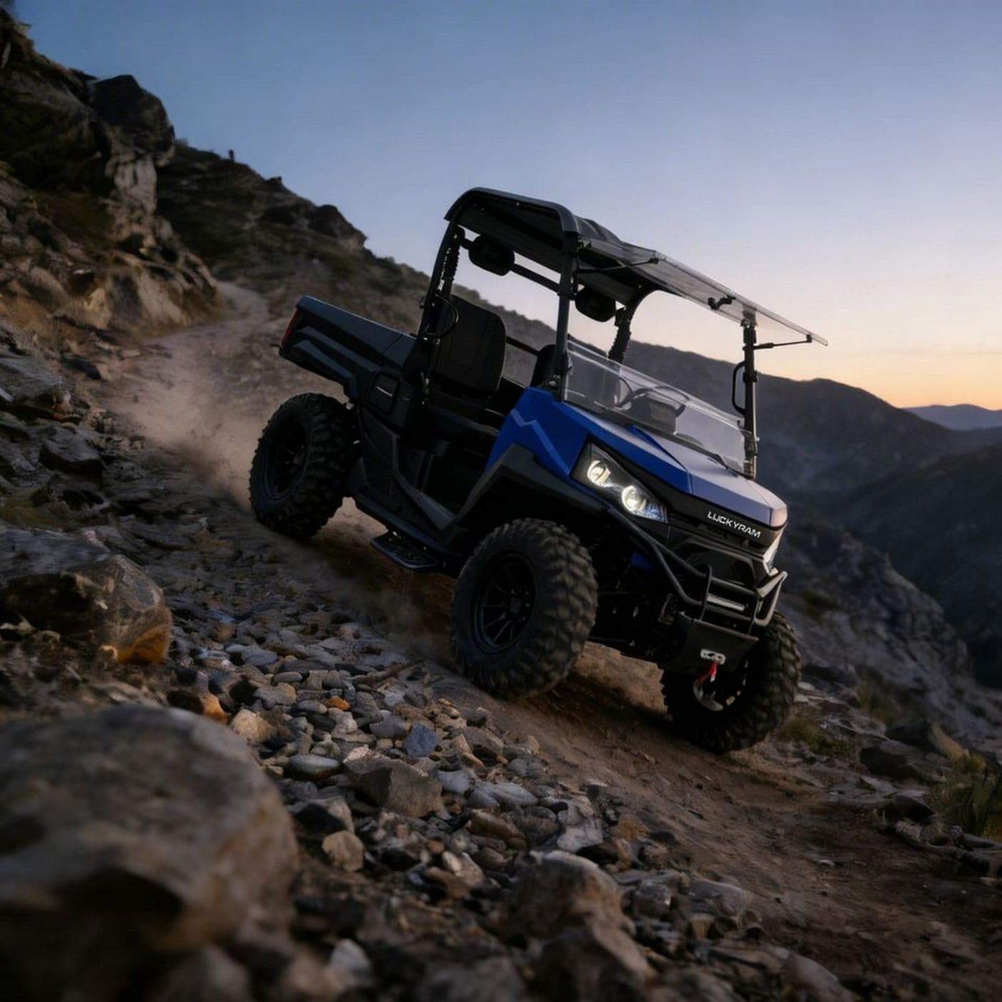 வேட்டையாடுவதற்கான 73.6V எலக்ட்ரிக் UTV 4WD EPS ஸ்டீயரிங் 20KW பீக் பவர்